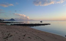Caplage - Beachfront Ground Floor Apartment In Tamarin