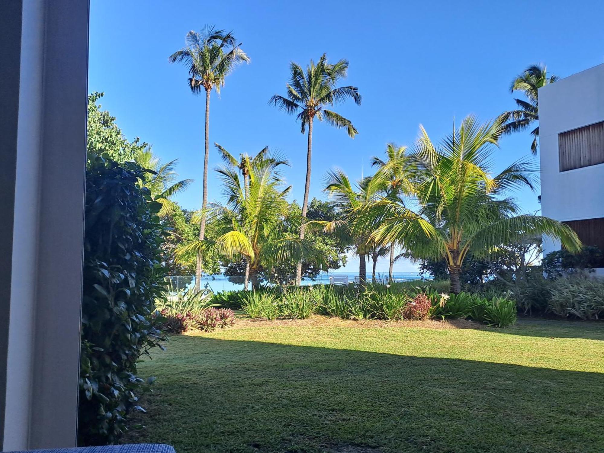 Caplage - Beachfront Ground Floor Apartment In Tamarin Exterior foto